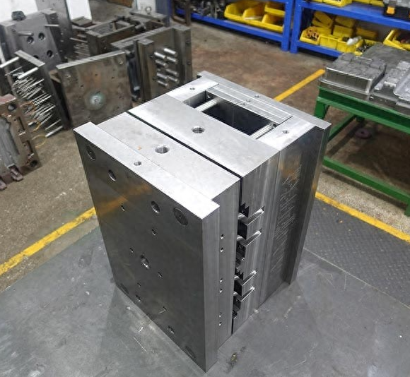 塑膠模具定製開模的（de）行業解決（jué）方案